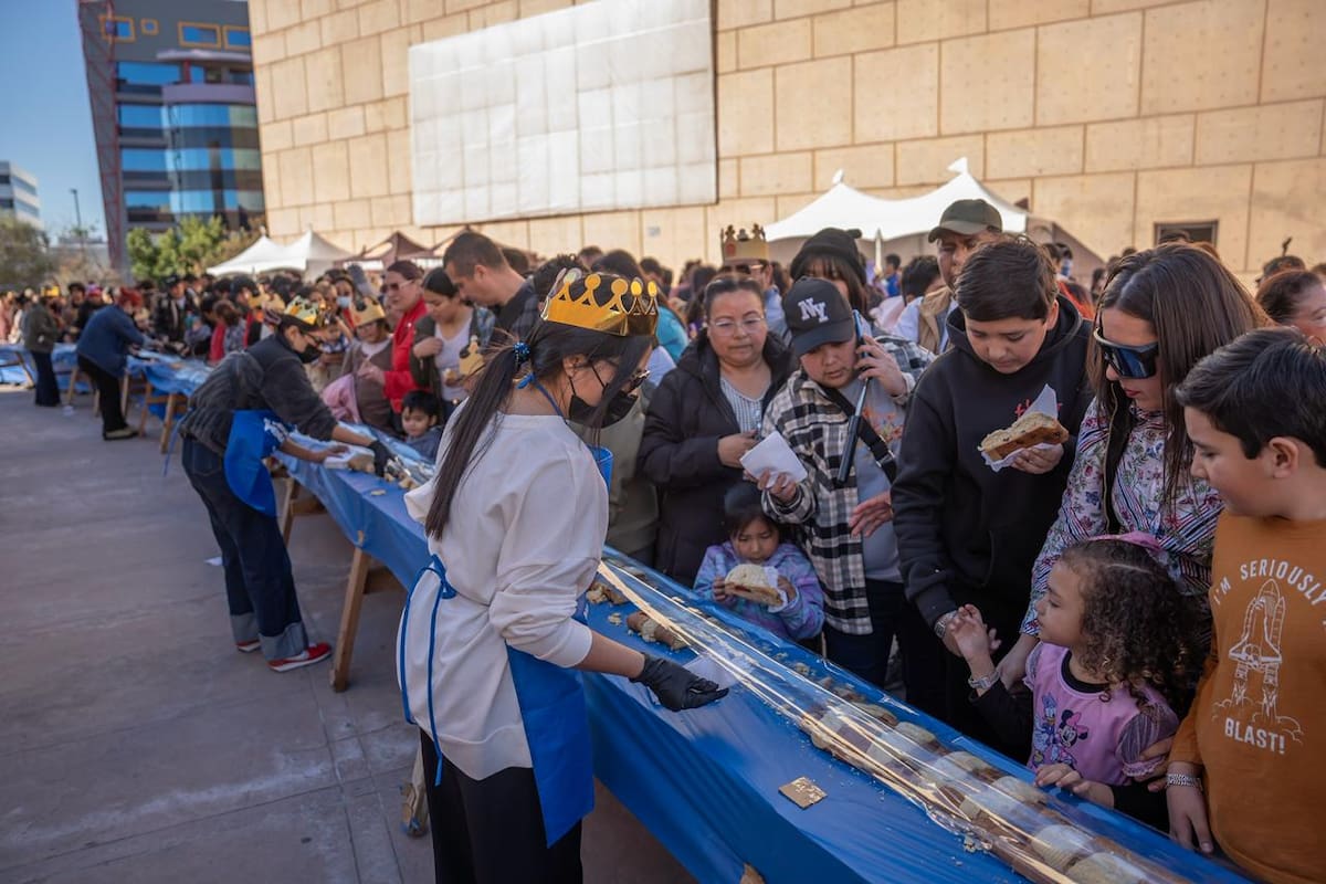 Parten Monumental Rosca en el Centro Cultural de Tijuana