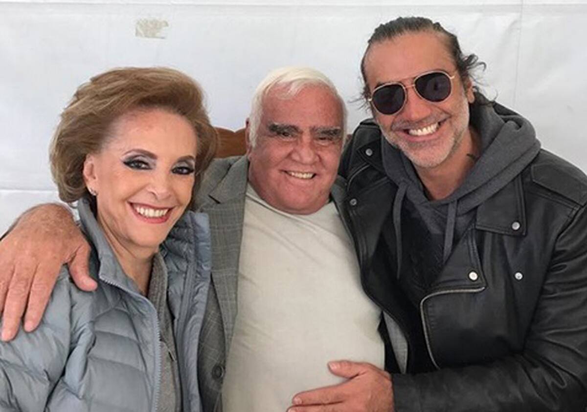 Alejandro Fernández extraña aún extraña a su padre.
