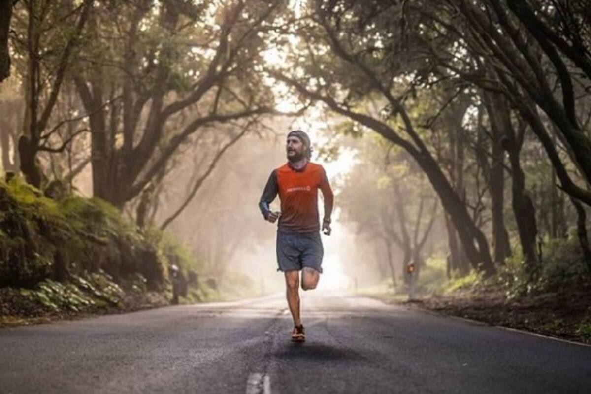 Vive sin colon, recto ni estómago y se hace viral por ser inspiración