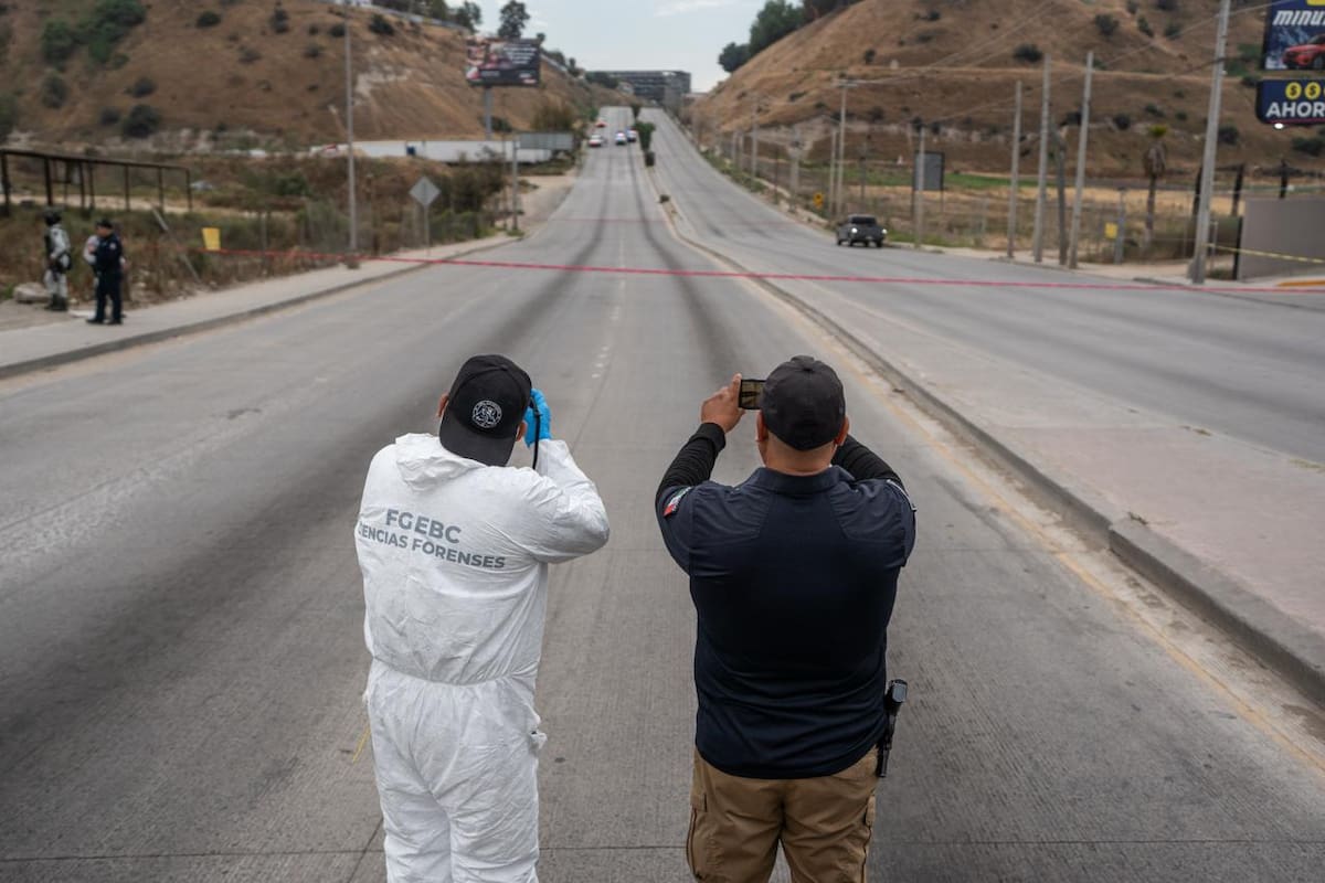 Dejan restos humanos dentro de una Autoridades localizaron una pierna en estado de osamenta dentro de un contenedor abandonado; la circulación fue suspendida mientras se realizaban las diligencias. Foto: Border Zoom