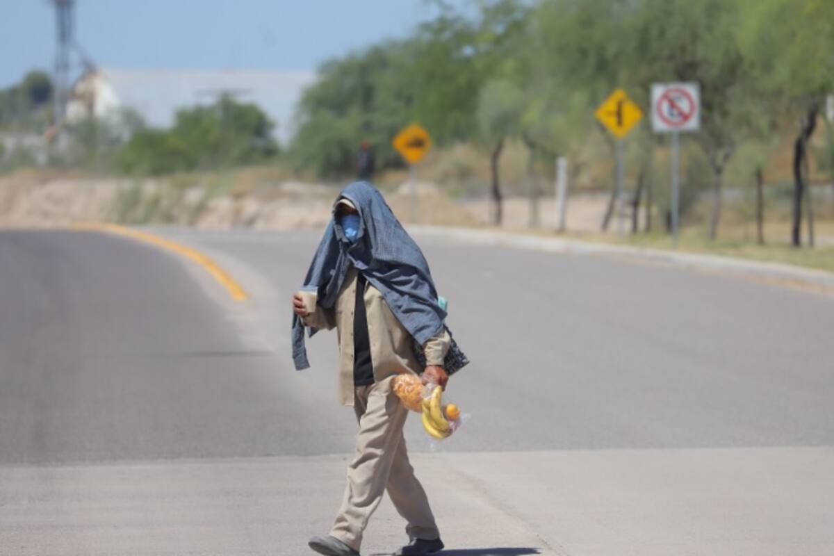 Rescatan a migrantes luego de quedar varados en el desierto de Arizona