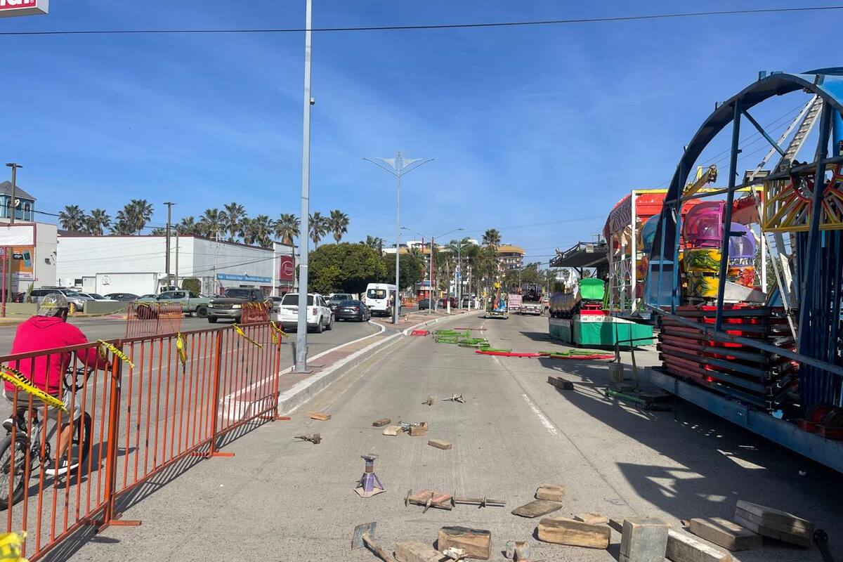 Advierten cierres del bulevar Benito Juárez por Carnaval Rosarito 2025
