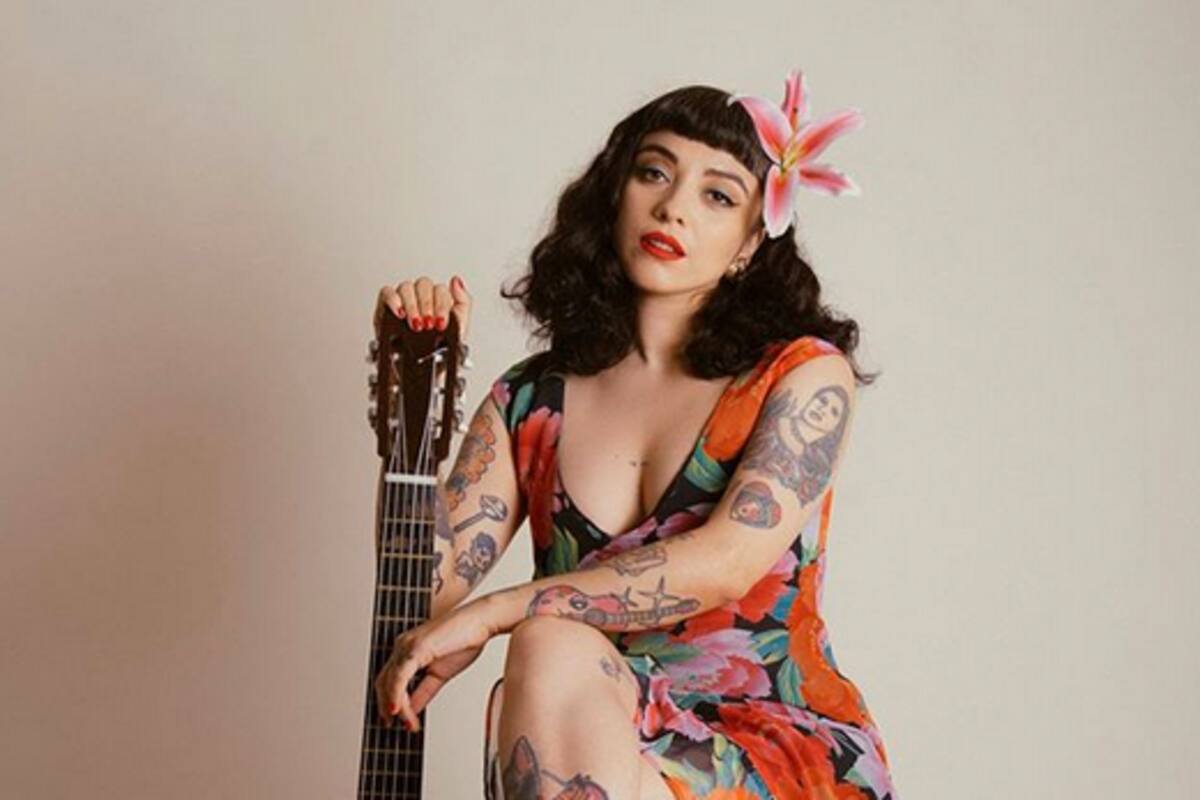 Mon Laferte podría someterse inseminación artificial para tener un bebé