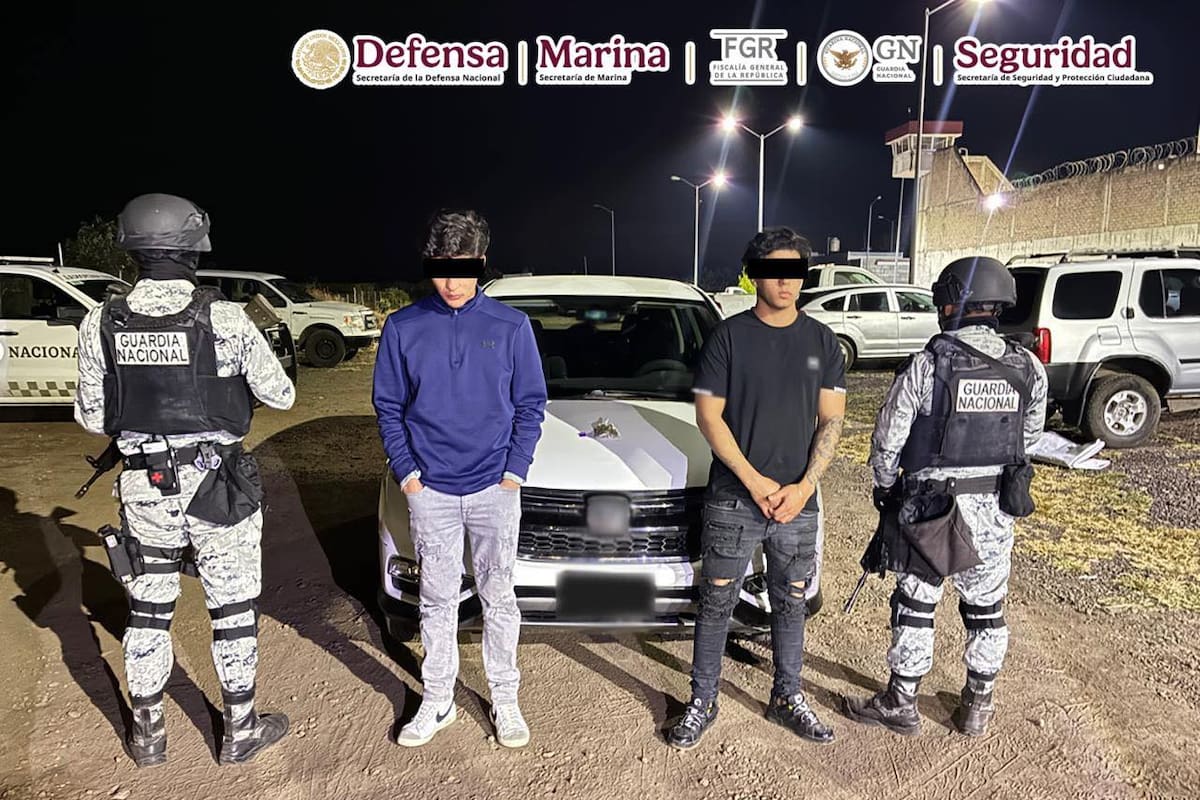 Asestan golpe al narcotráfico: capturan a 14 personas y decomisan arsenal y drogas en Michoacán y Jalisco