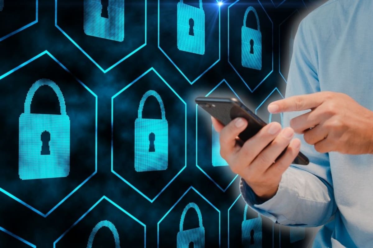 Cómo proteger tu teléfono celular para evitar que ciberdelincuentes tomen el control de tu información y vacíen tus aplicaciones bancarias mediante las 13 recomendaciones de seguridad