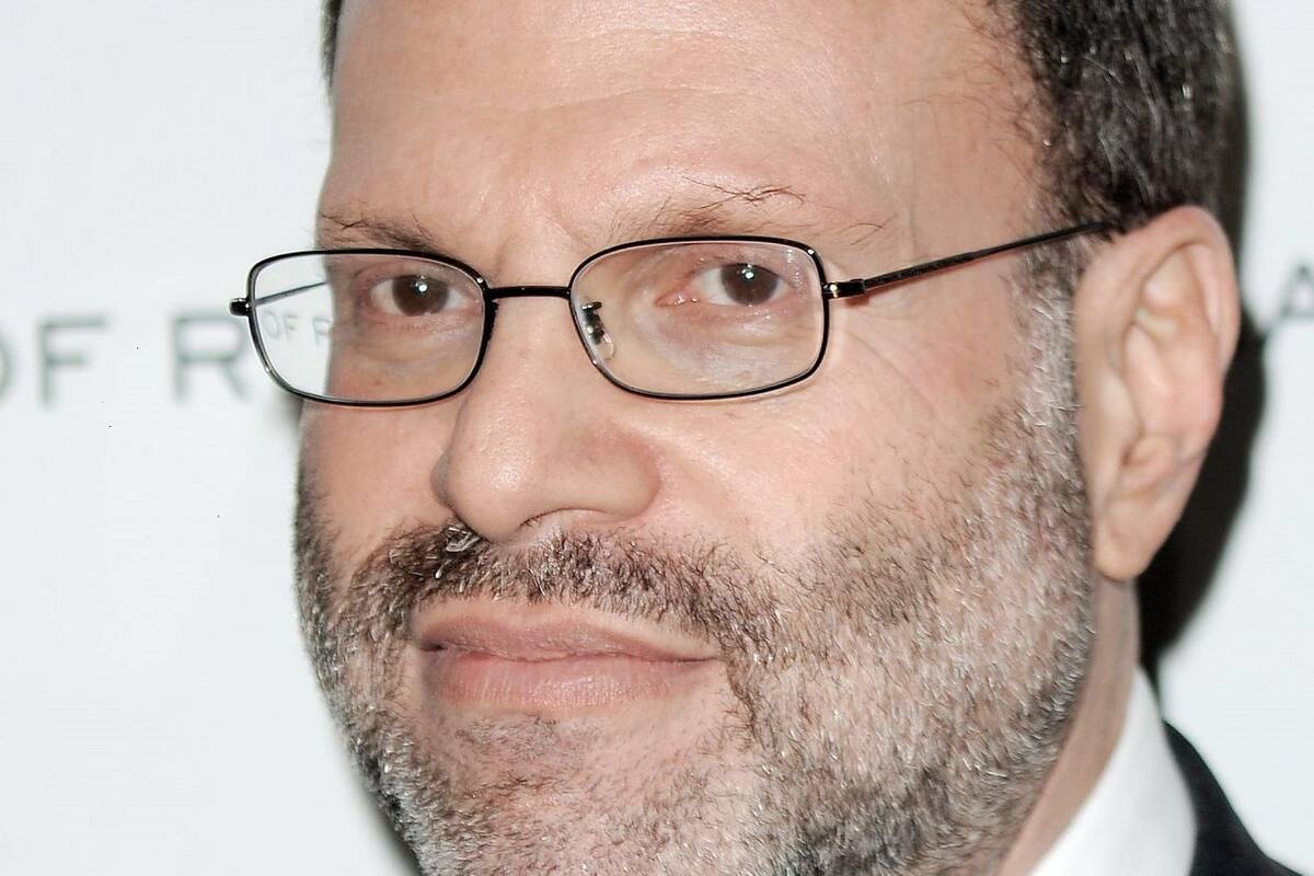 Se retira influyente productor de Broadway tras acusaciones de años de abuso