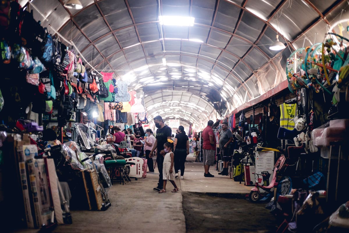 Bajan las ventas en tianguis de colonia Hidalgo por culpa del calor