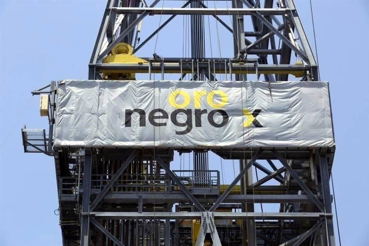 Oro Negro compra cinco plataformas sin pagar dinero en efectivo
