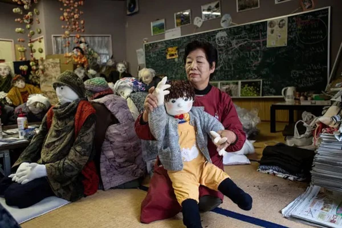 El pueblo japonés que creó espantapájaros con forma de personas reales
