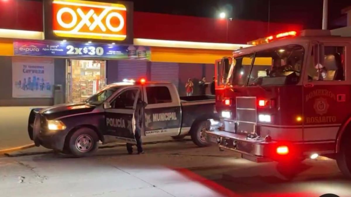Atacan con bombas molotov un OXXO y un vehículo en la colonia Constitución, en Rosarito