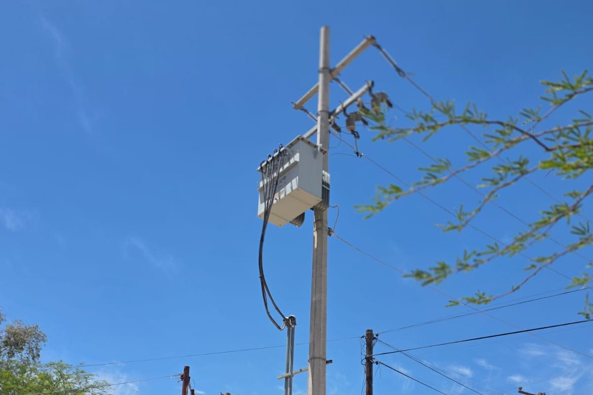 El calor obliga a suspender clases en primaria de SLRC tras falla eléctrica