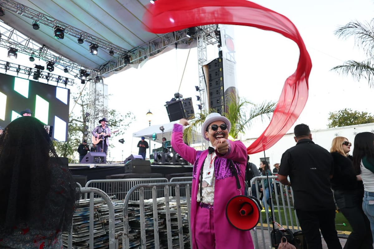 El público disfrutó de música y espectáculos en escenarios emblemáticos como la Plaza de Armas de Álamos. FOTO: CORTESÍA ISC