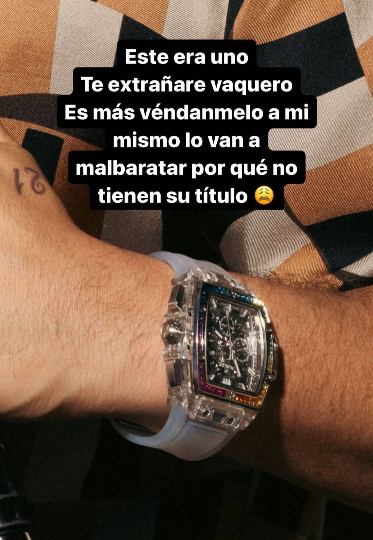 Le robaron relojes y joyas.
