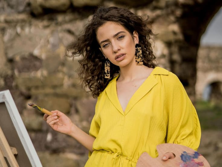 Amarillo será el color protagonista de la primavera: cómo integrarlo con estilo en tus looks de temporada