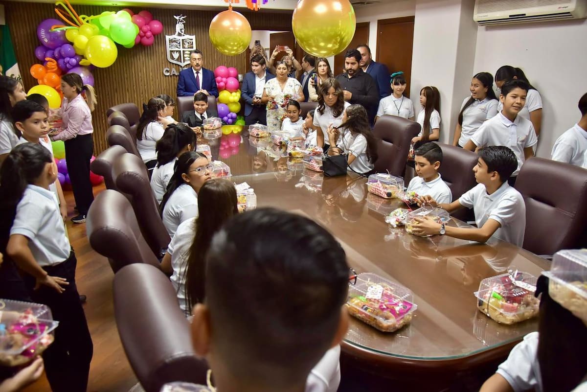 Niñas y niños celebran su día participando en el Cabildo Infantil 2026 en Cajeme. FOTO: ESPECIAL