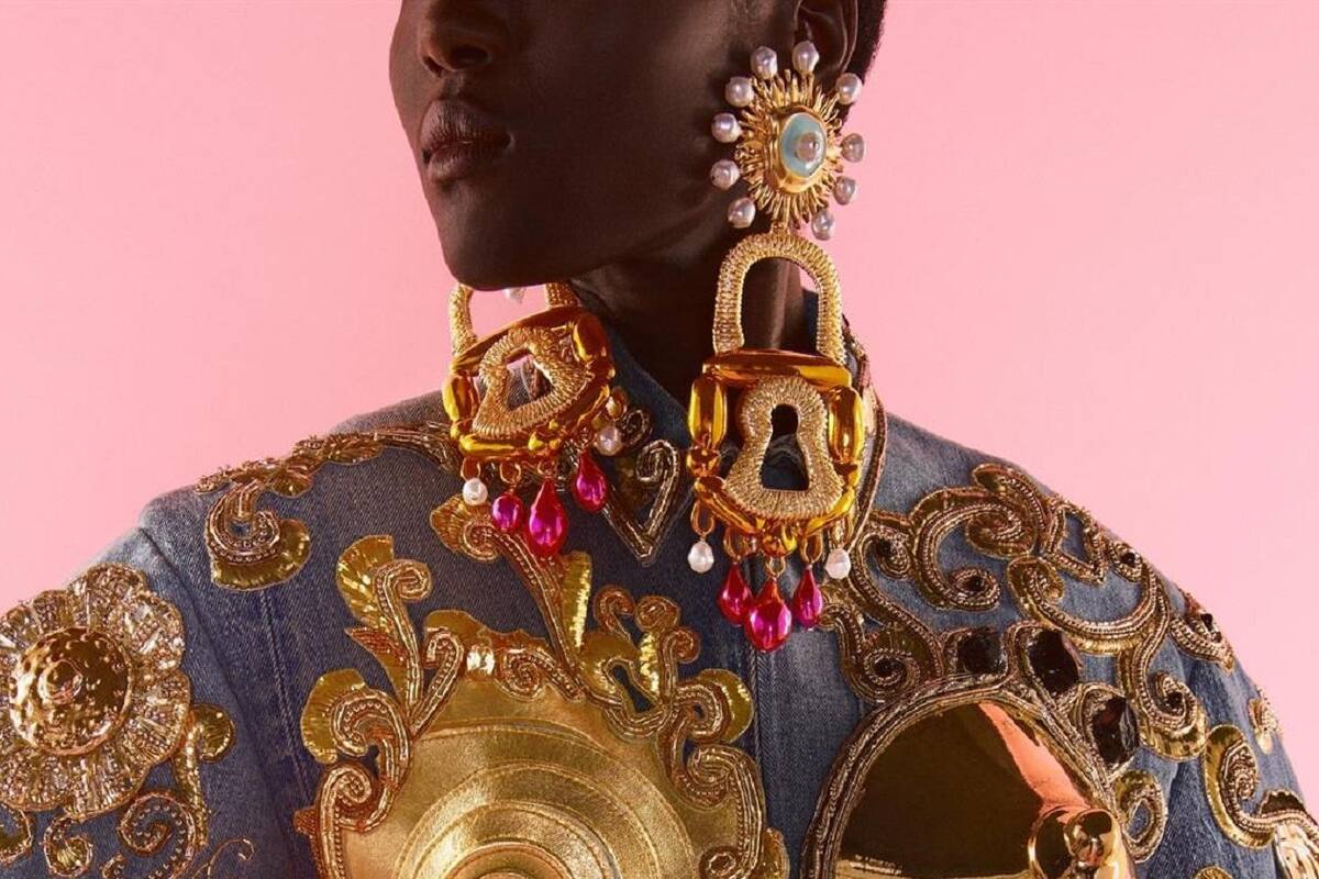 Negro y metal: el dúo estrella de la Alta Costura de Schiaparelli y Azzaro