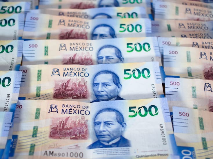 Así debes reclamar si el cajero te entrega un billete falso, según Banxico