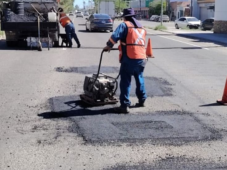 Hermosillo intensifica labores de bacheo: cuadrillas trabajan en colonias del Norte, Poniente y Suroriente; estas son las vialidades atendidas