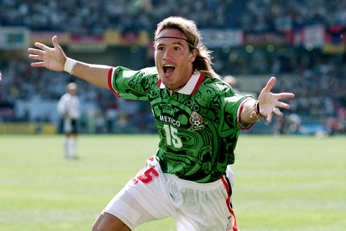 Revista nombra a playera del 'Tri' del 98' entre las más bonitas en la historia