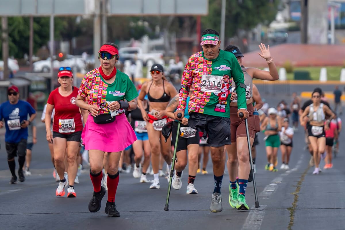 Daniel Valdez conquistó por segundo año consecutivo el Medio Maratón de Tijuana tras un cierre de fotografía, mientras la ecuatoriana Patricia Ortiz ganó la rama femenil.
Fotos: Border Zoom.
