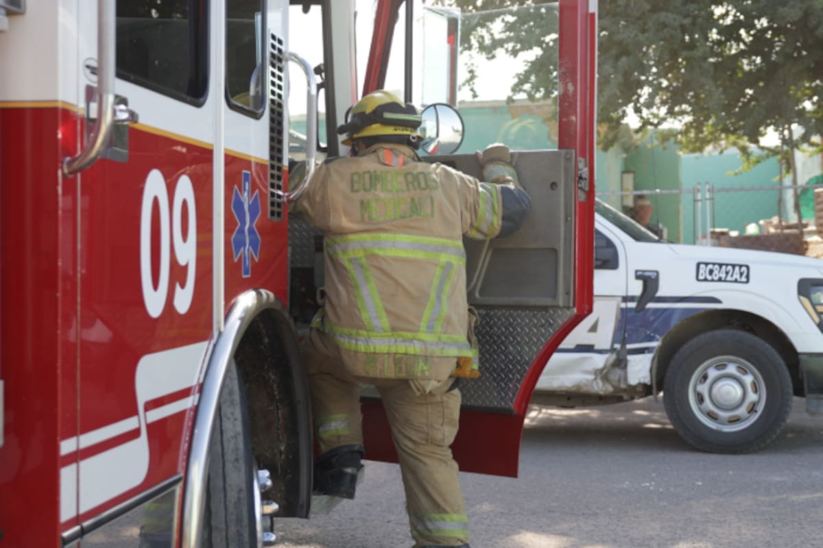 Queman predio abandonado y dejan narcomanta firmada por grupo criminal