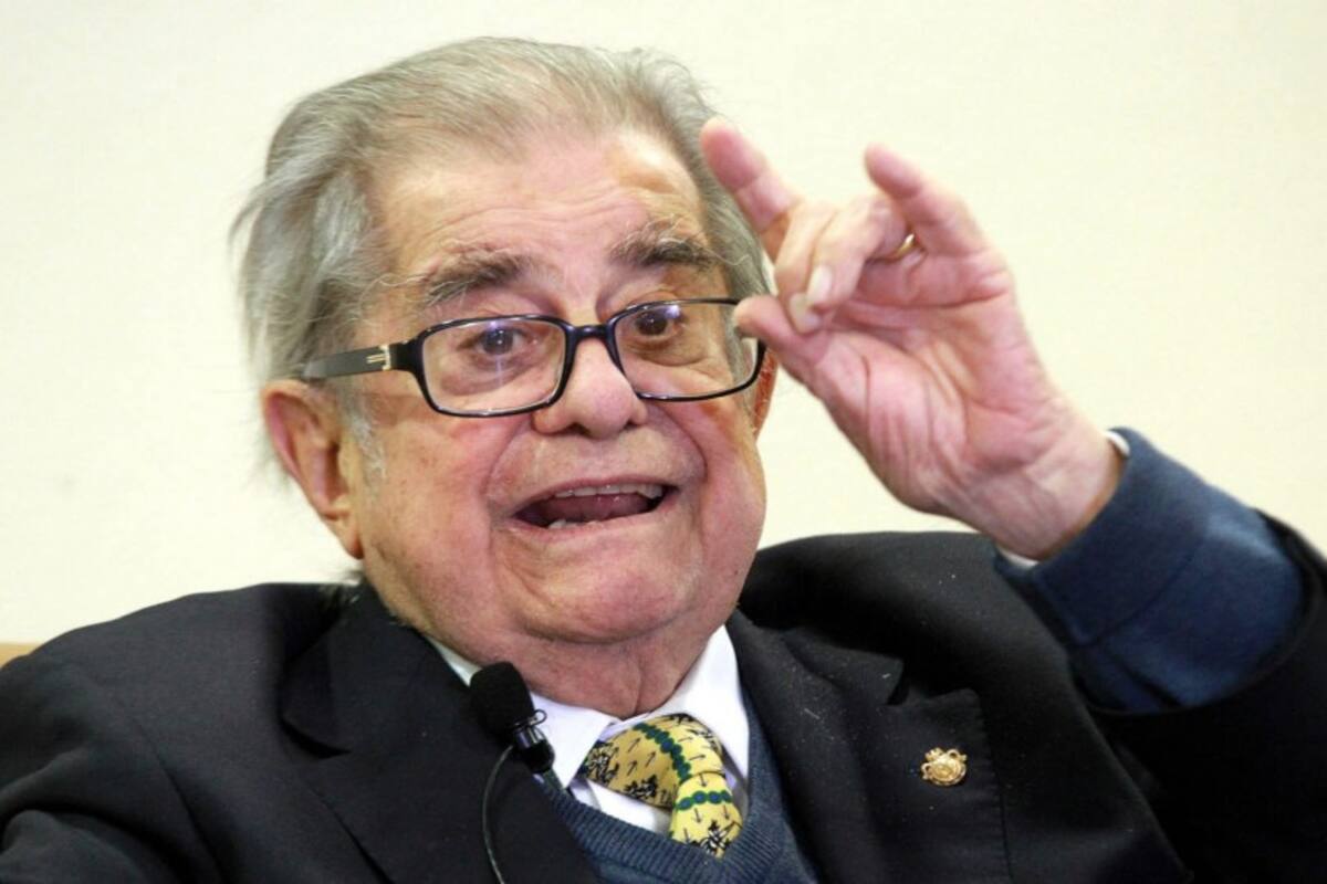 Lamentan personalidades muerte de Miguel León Portilla