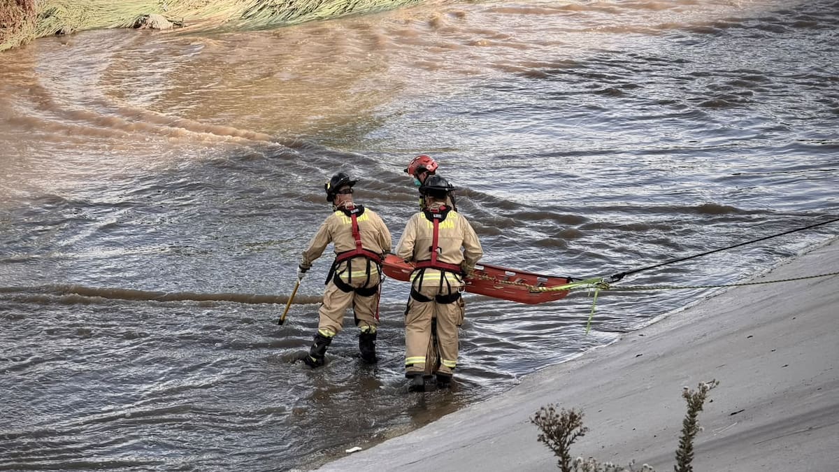 Localizan a hombre sin vida en canalización de la Vía Rápida Poniente