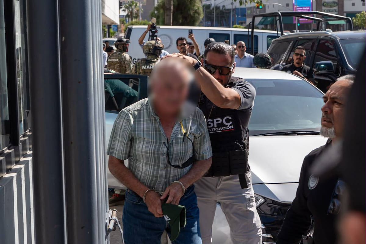 La FGR informó que el exgobernador panista de Baja California fue arrestado en Ensenada como parte de una investigación por una presunta red de contrabando de hidrocarburos l Foto:#Últimahora | Fotos Chris Noyola y Omar Martínez / Border Zoom