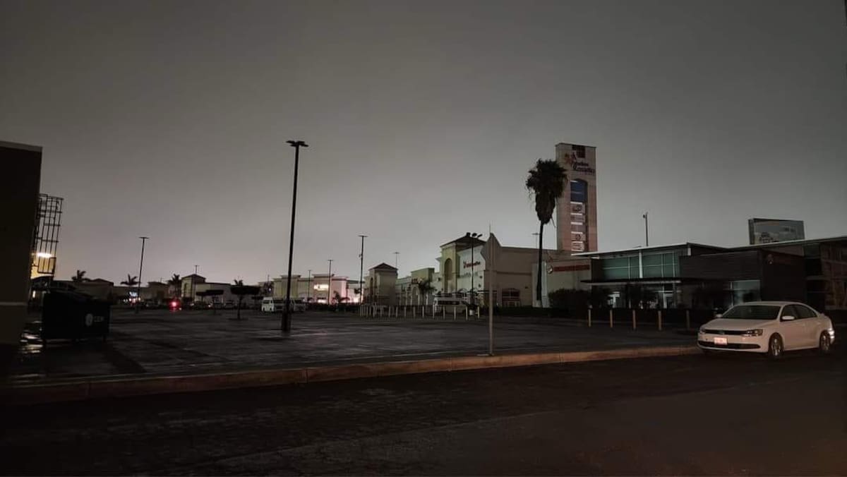 Los constantes apagones registrados desde el 24 de diciembre han provocado pérdidas económicas al sector comercial y restaurantero, con una caída de hasta 50% en ventas, informó Canirac.