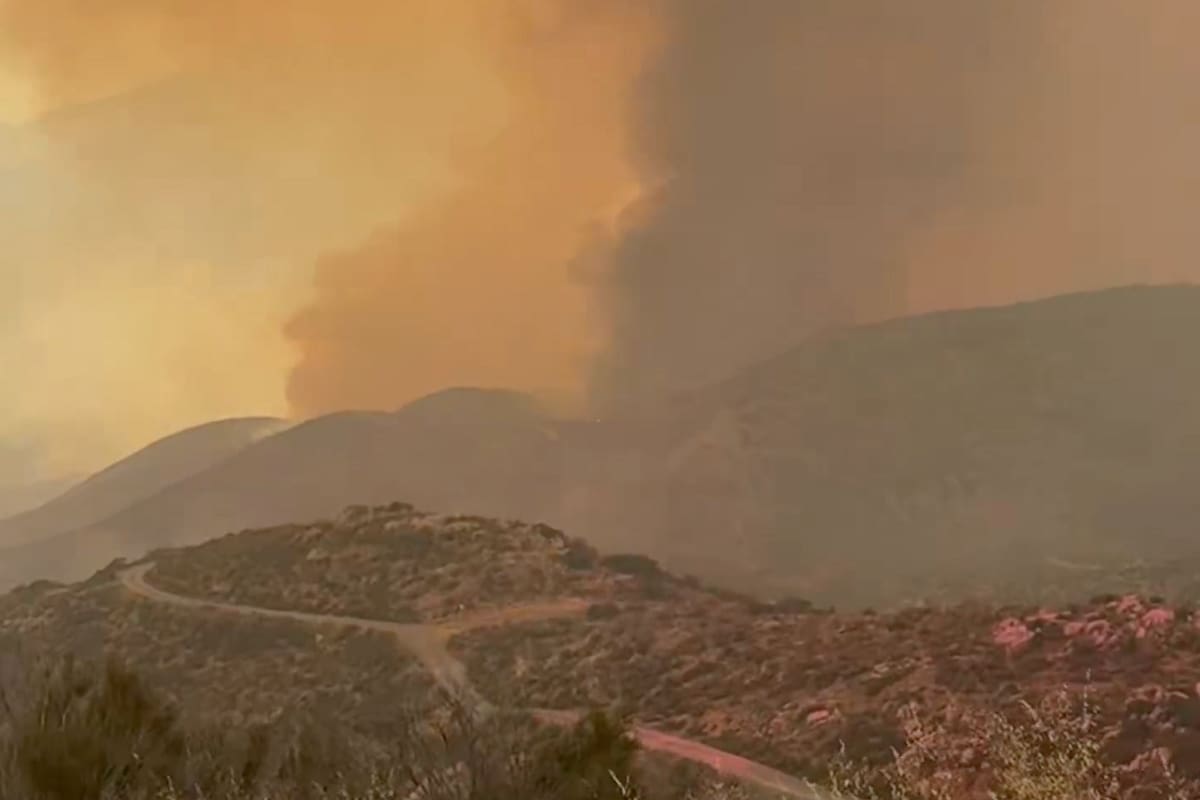 Incendio fronterizo arde más de mil 200 acres
