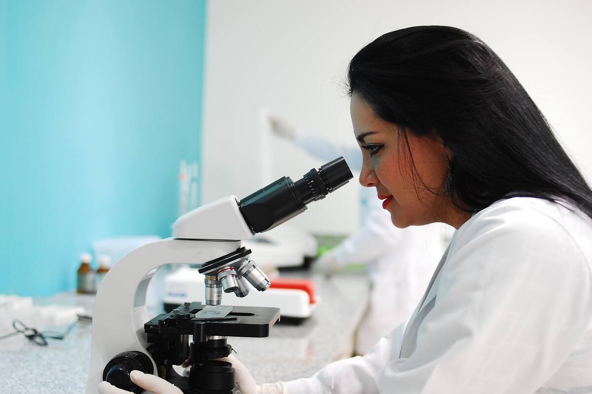 Cinco científicas latinas conocidas internacionalmente