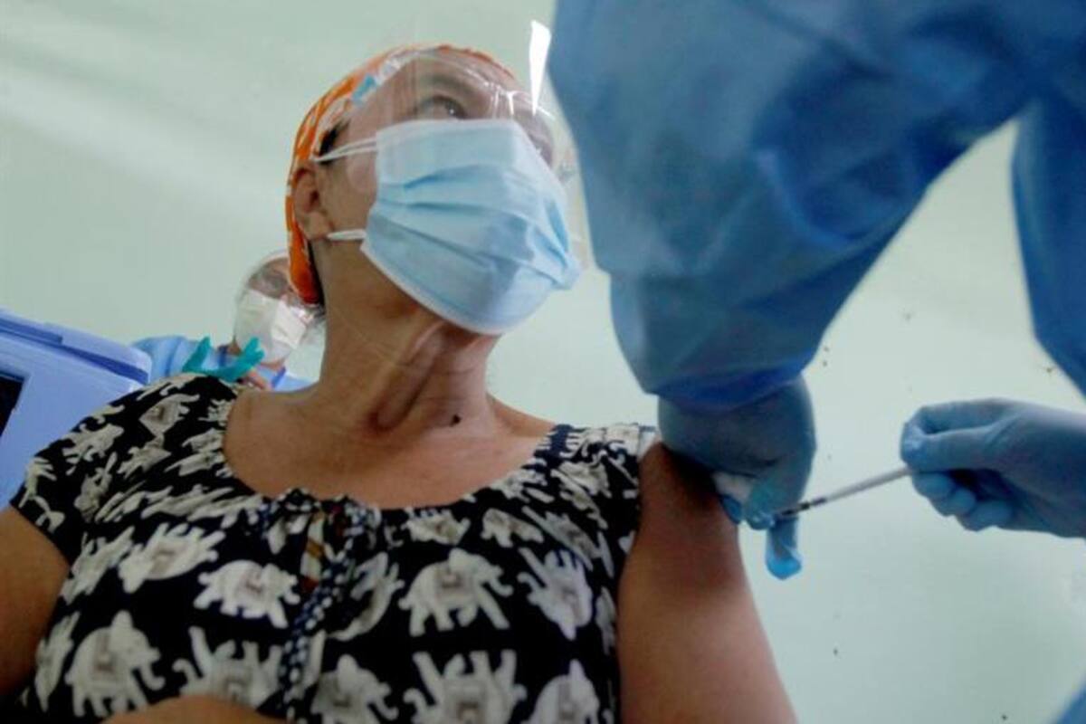 Arranca vacunación anti Covid-19 a mayores 60 años en Panamá con baja afluencia