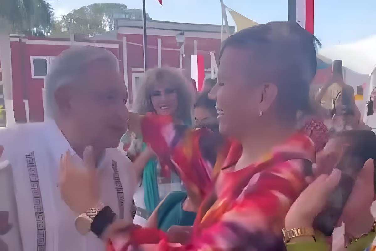 AMLO se defiende tras críticas por beso a diputada transgénero: "Yo beso a hombres", dice