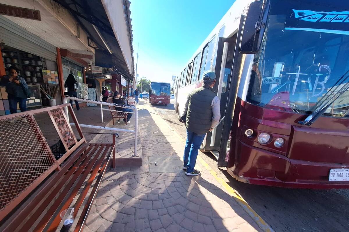 Reportan navojoenses retrasos y camiones llenos en rutas