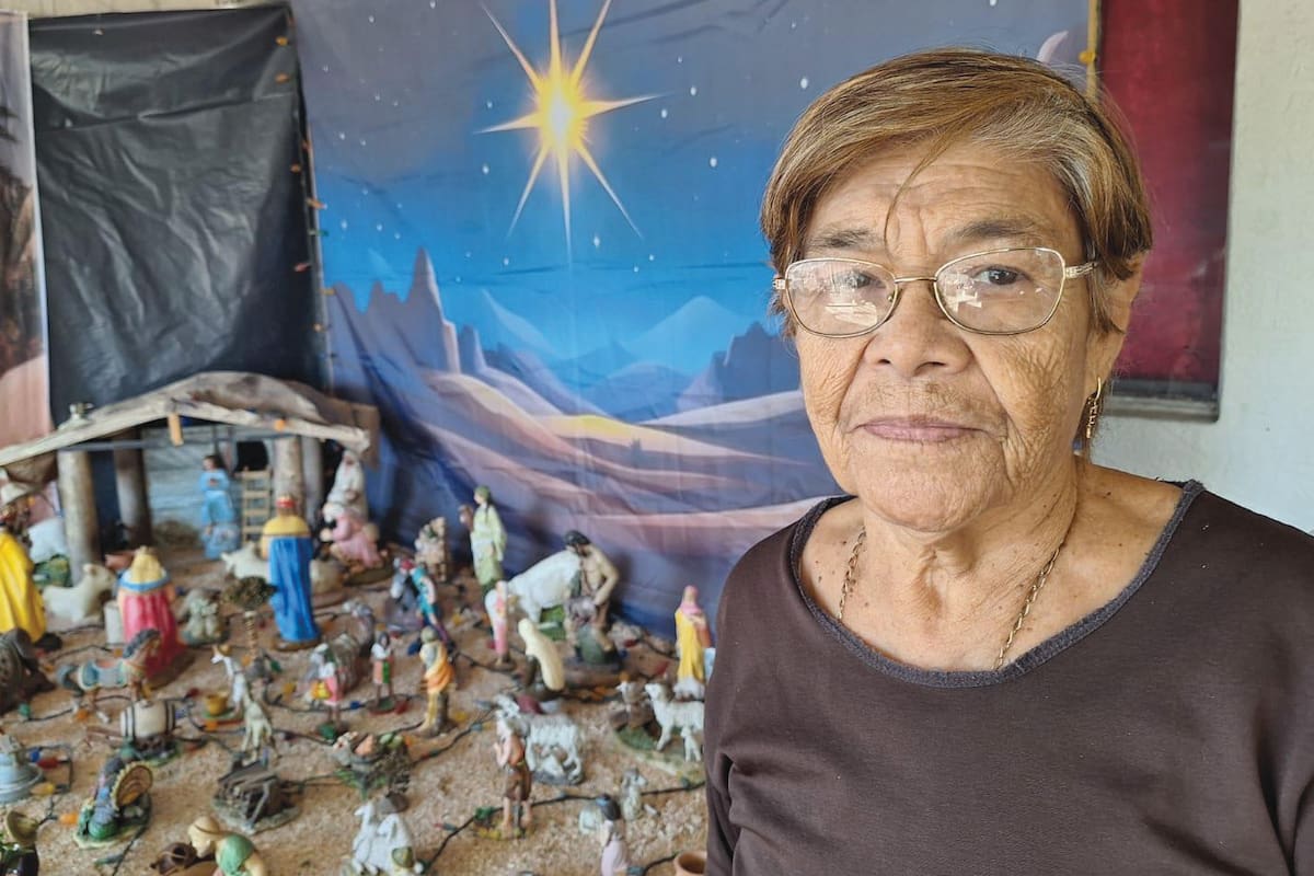Desde hace 20 años, María Isabel honra la memoria de su hijo colocando un nacimiento de más de 100 piezas en la colonia Las Granjas de Hermosillo
