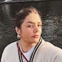 Yuridia se harta y amenaza con dejar de dar fotos tras incidente afuera de su casa