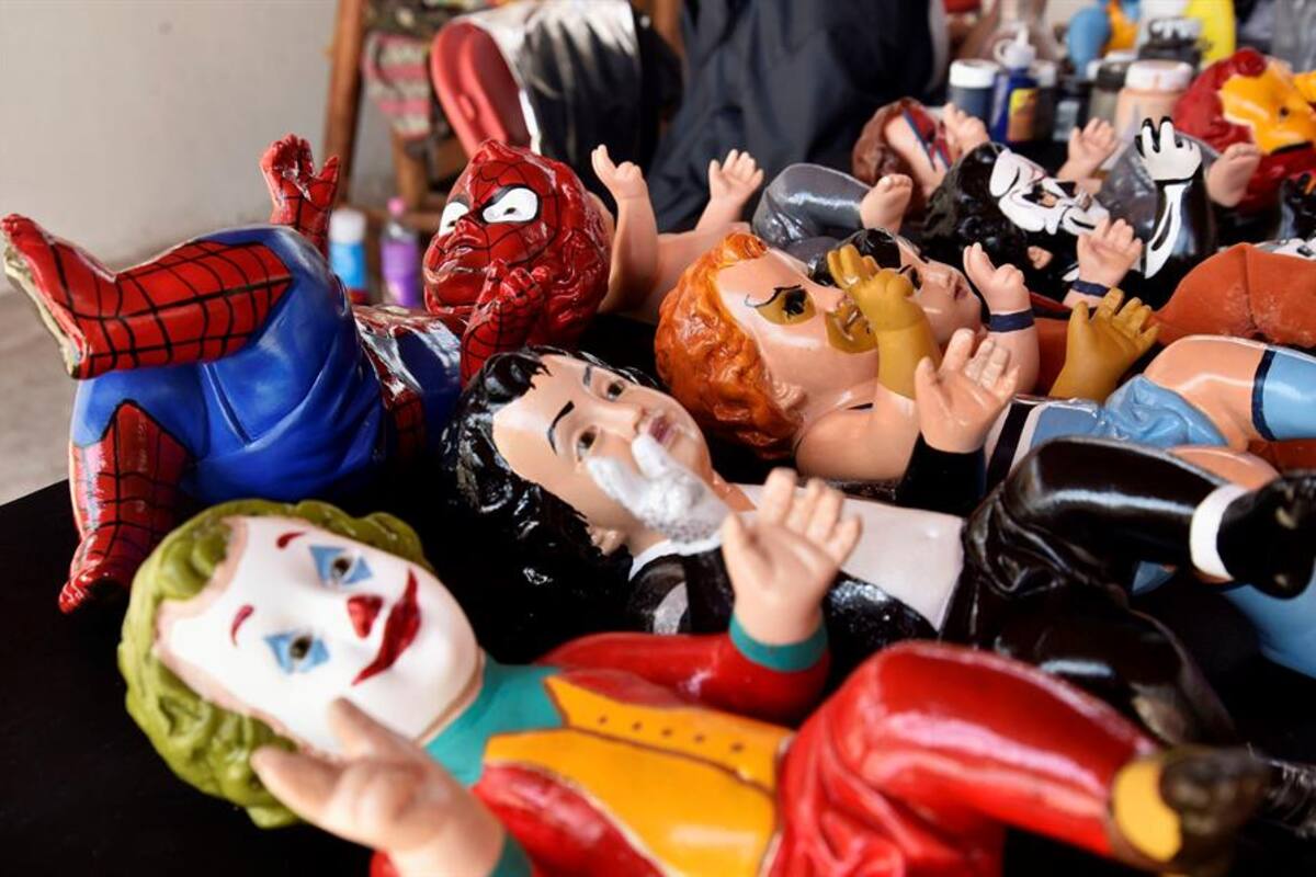 Niños Dios vestidos como personajes de cómic revitalizan tradición en México