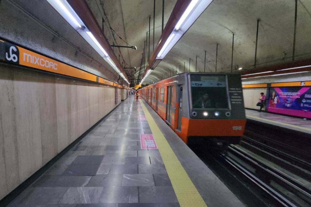 VIRAL: Taquillera del metro de la CDMX agrede a mujer por pagarle con monedas al recargar su tarjeta