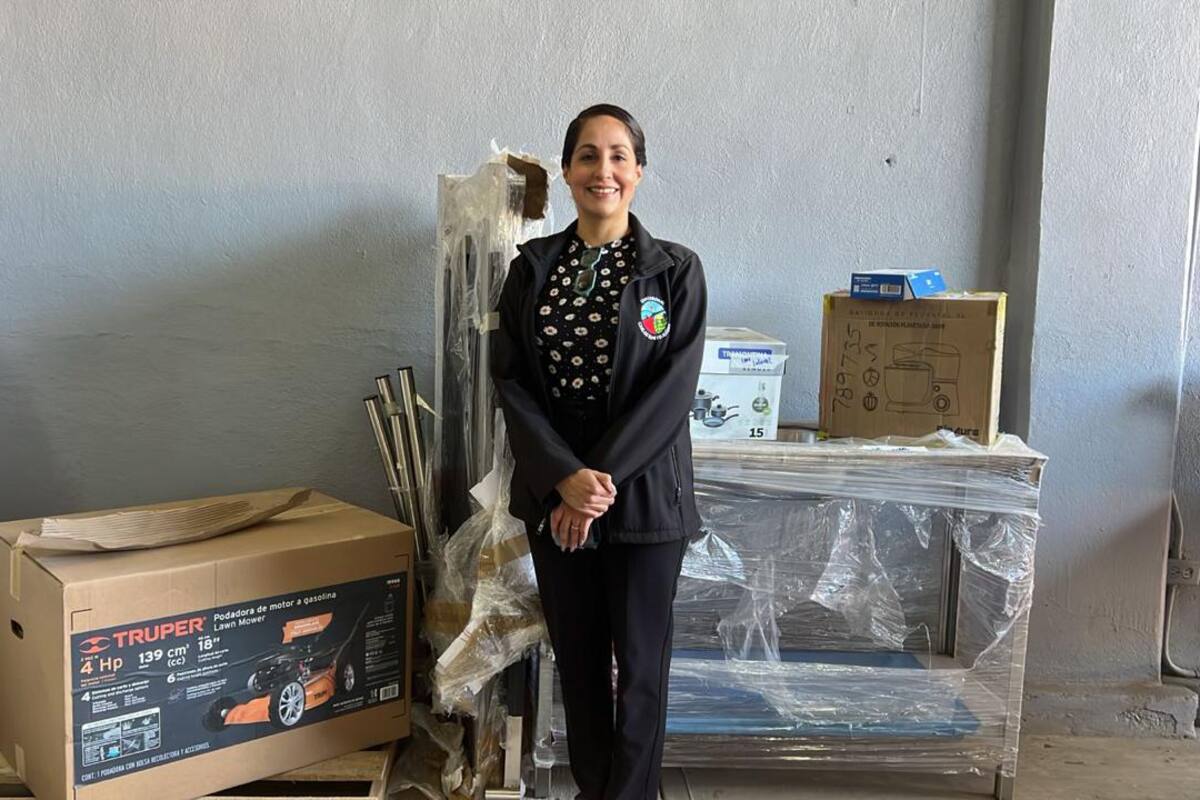 Entregan material didáctico y tecnológico a escuelas de de Rosarito que ofrecen educación especial