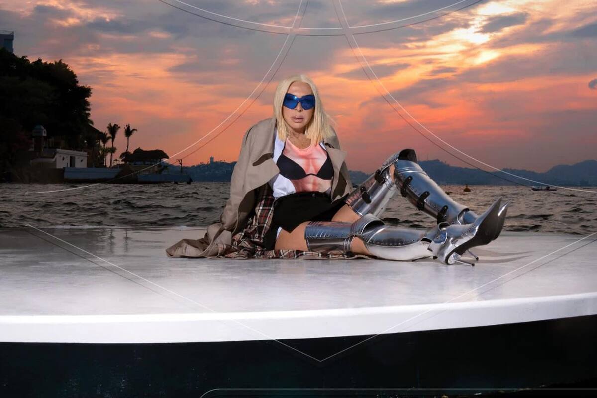 Laura Bozzo imita a Lady Gaga en la portada de una revista