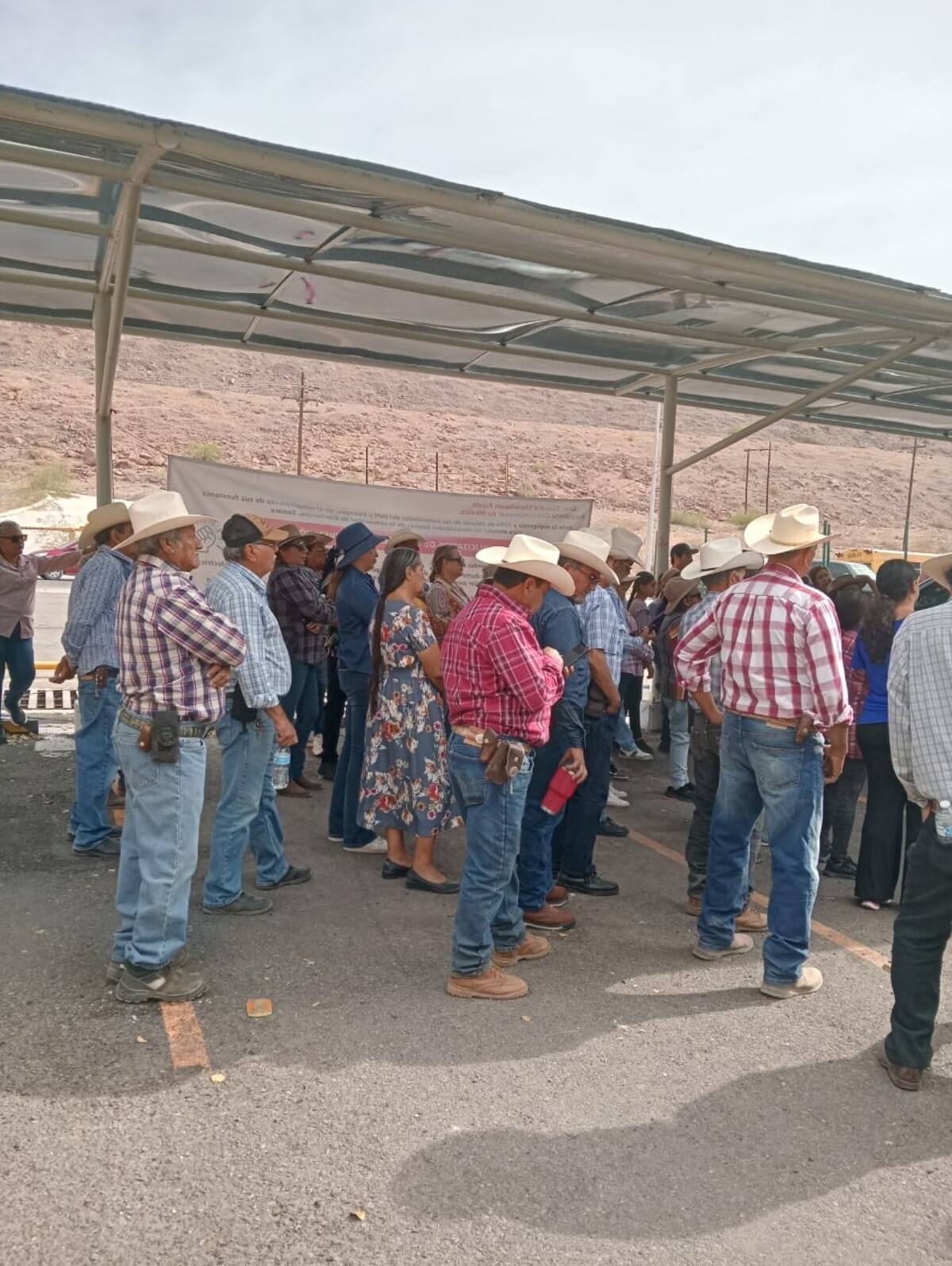 Los Comuneros de Buena Vista advirtieron que podrían tomar las instalaciones si no obtienen respuestas prontas. Foto: Mayra Echeverría