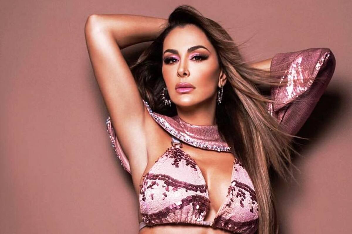 Ninel Conde se quita la ropa en cuarentena