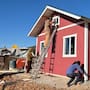 Cada vez más familias en Estados Unidos comienzan a importar casas completas desde China para ahorrar miles de dólares ante el aumento histórico en los costos de construcción y vivienda