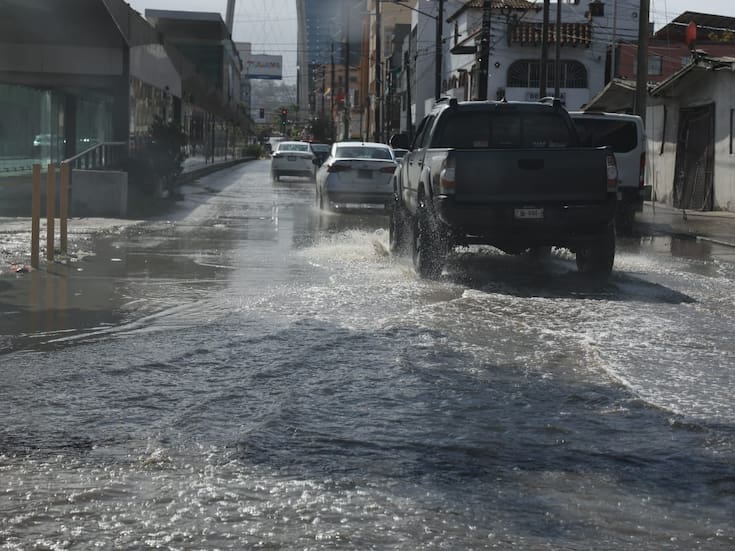 Protección Civil reporta saldo blanco tras lluvias en Tijuana; hubo inundaciones y bardas colapsadas