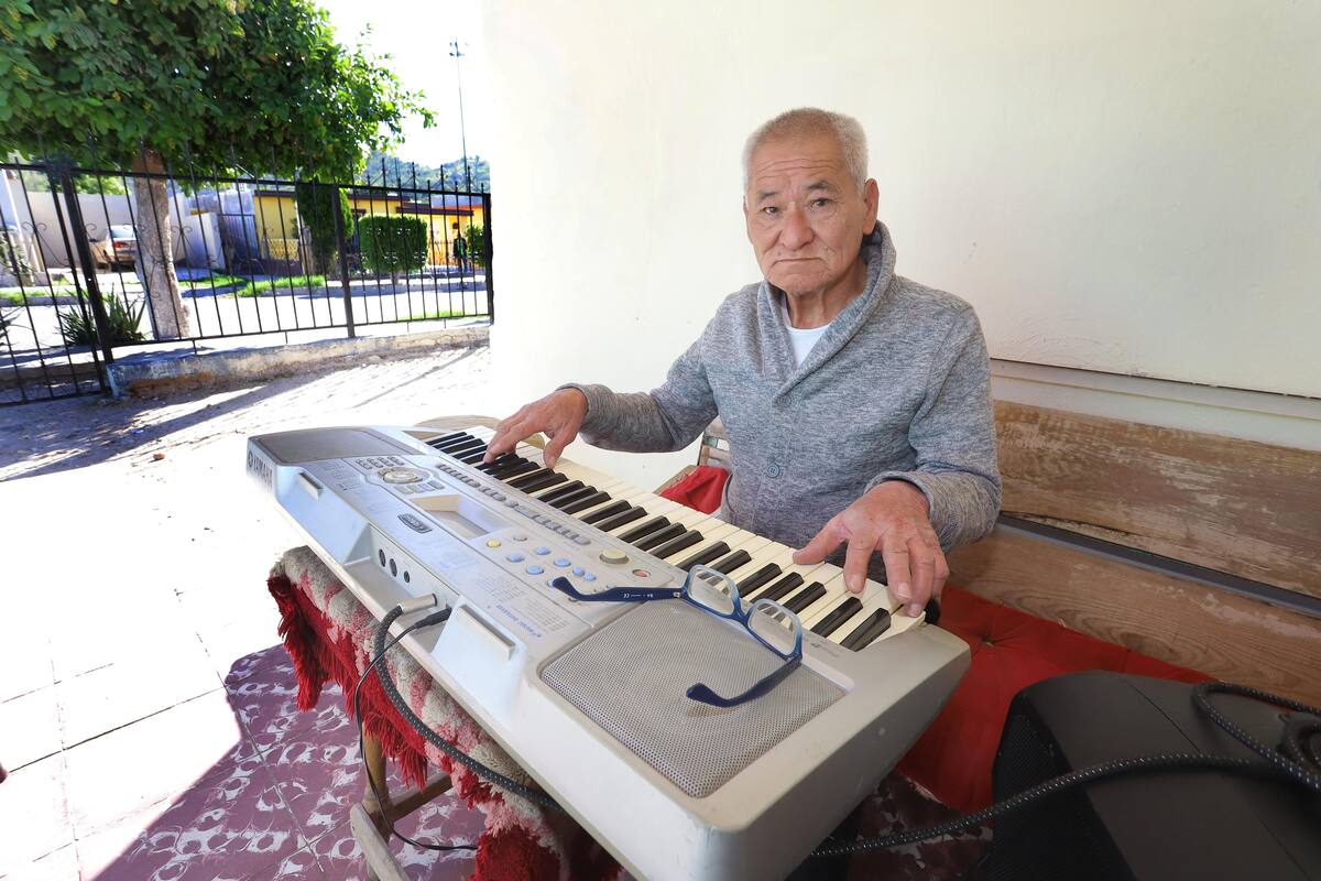 Le nace del corazón aprender música a Don Ramón