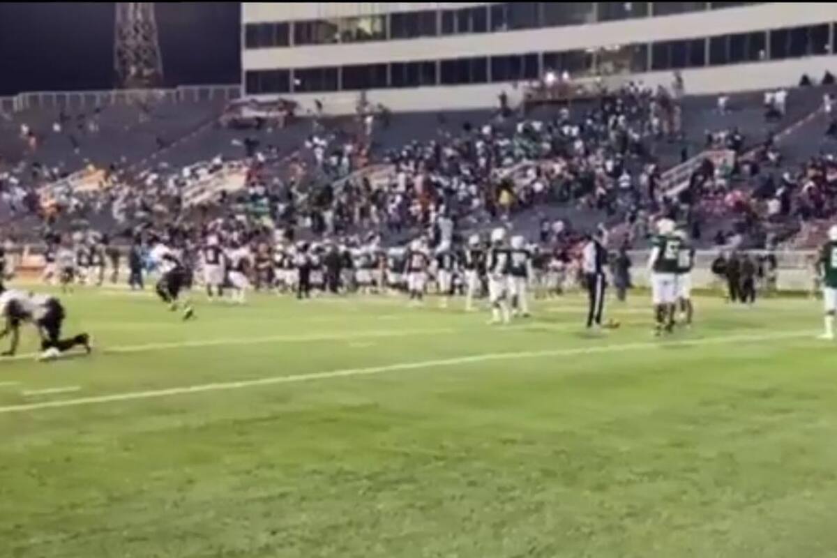 VIDEO: Tiroteo interrumpe partido de futbol americano colegial en Alabama