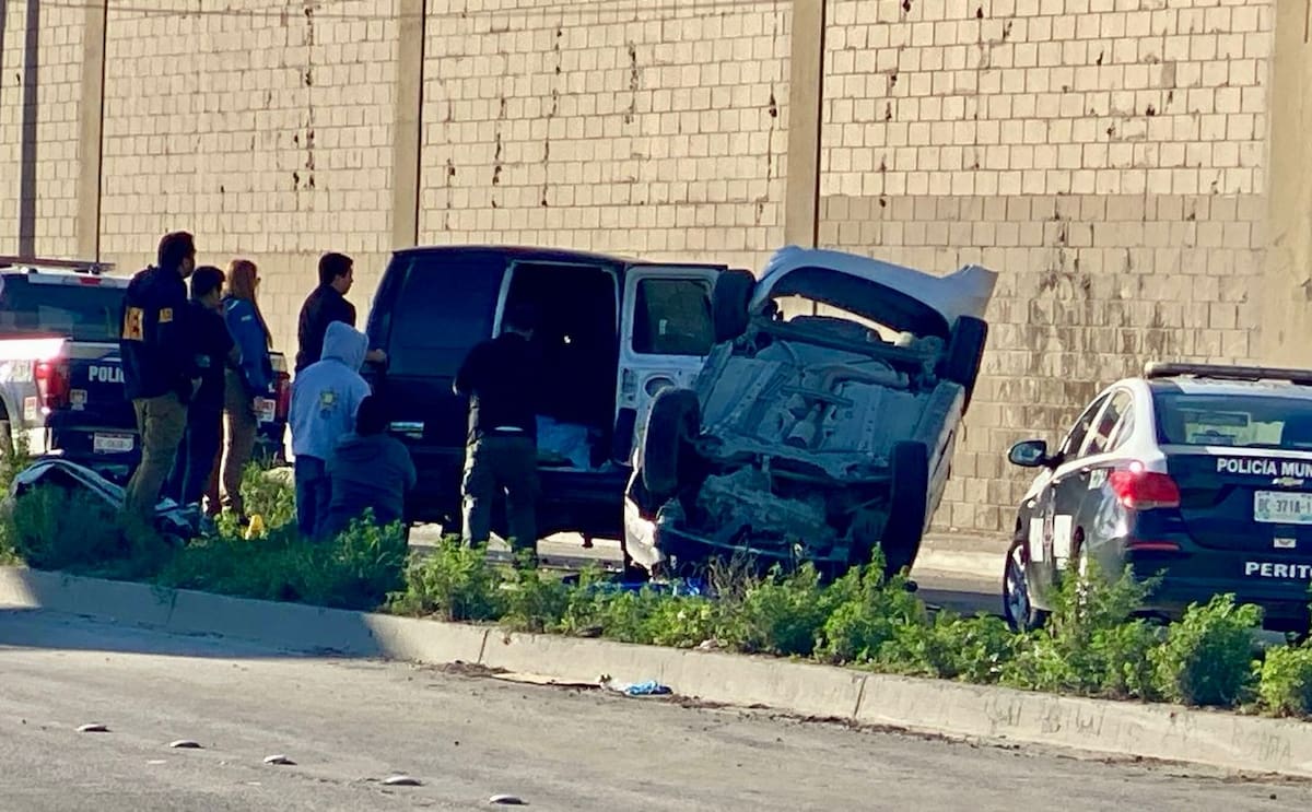 El accidente ocurrió en la Vía Rápida Poniente, a la altura del Parque Industrial Los Pinos, donde continúan trabajos de reparación. Foto: Border Zoom