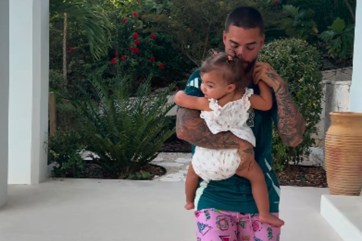Maluma muestra por primera vez el rostro de su hija París
