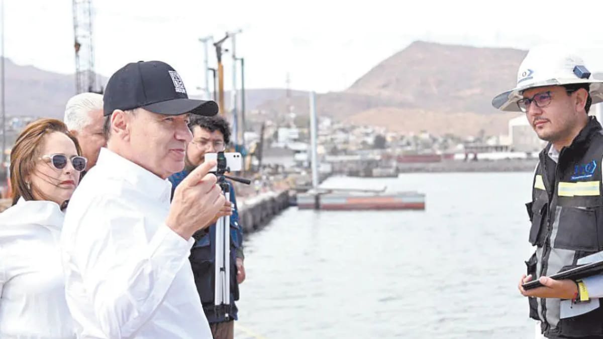 Gobernador Alfonso Durazo impulsa la modernización del Puerto de Guaymas con una posible inversión de Maersk. Foto: GH