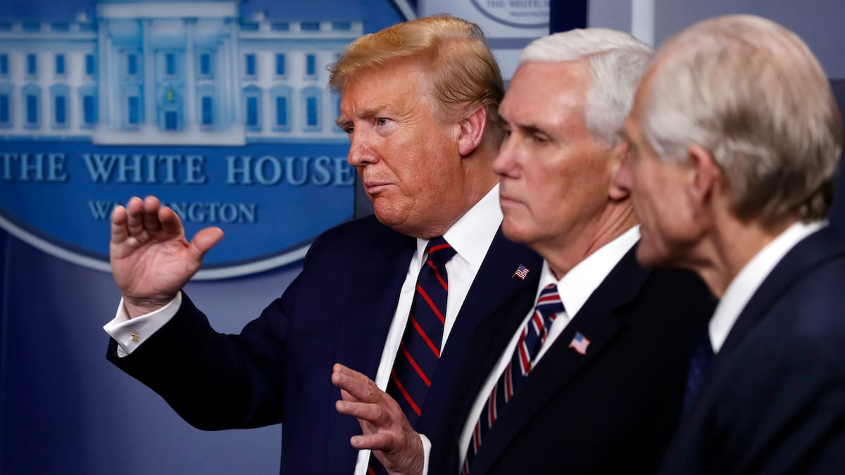 Mike Pence, quien fue el expresidente del gobierno de Trump, lo acusó de apartarse de los principios conservadores